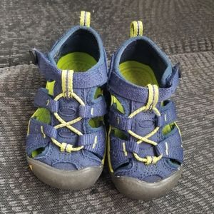 Kids keen sandals